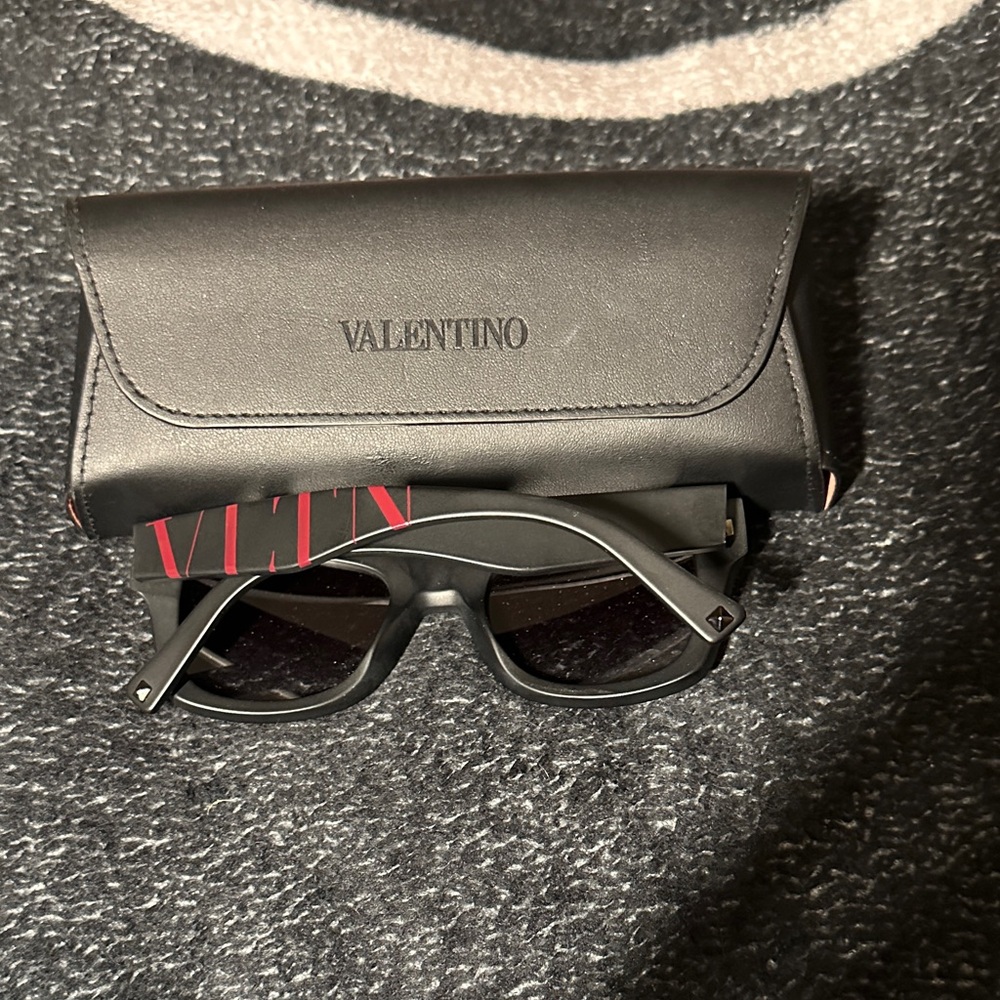 Valentino Matte Black Sunglasses - Picture 2 of 6